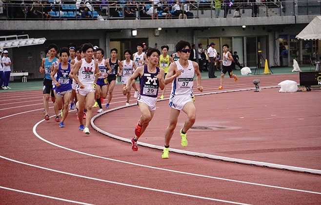 先頭、滝本選手