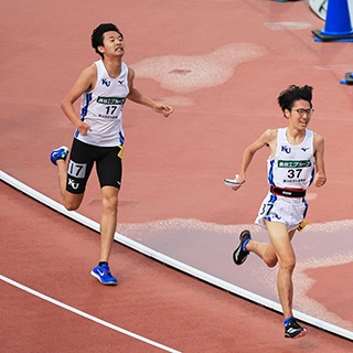 右、三原選手　左、中西選手